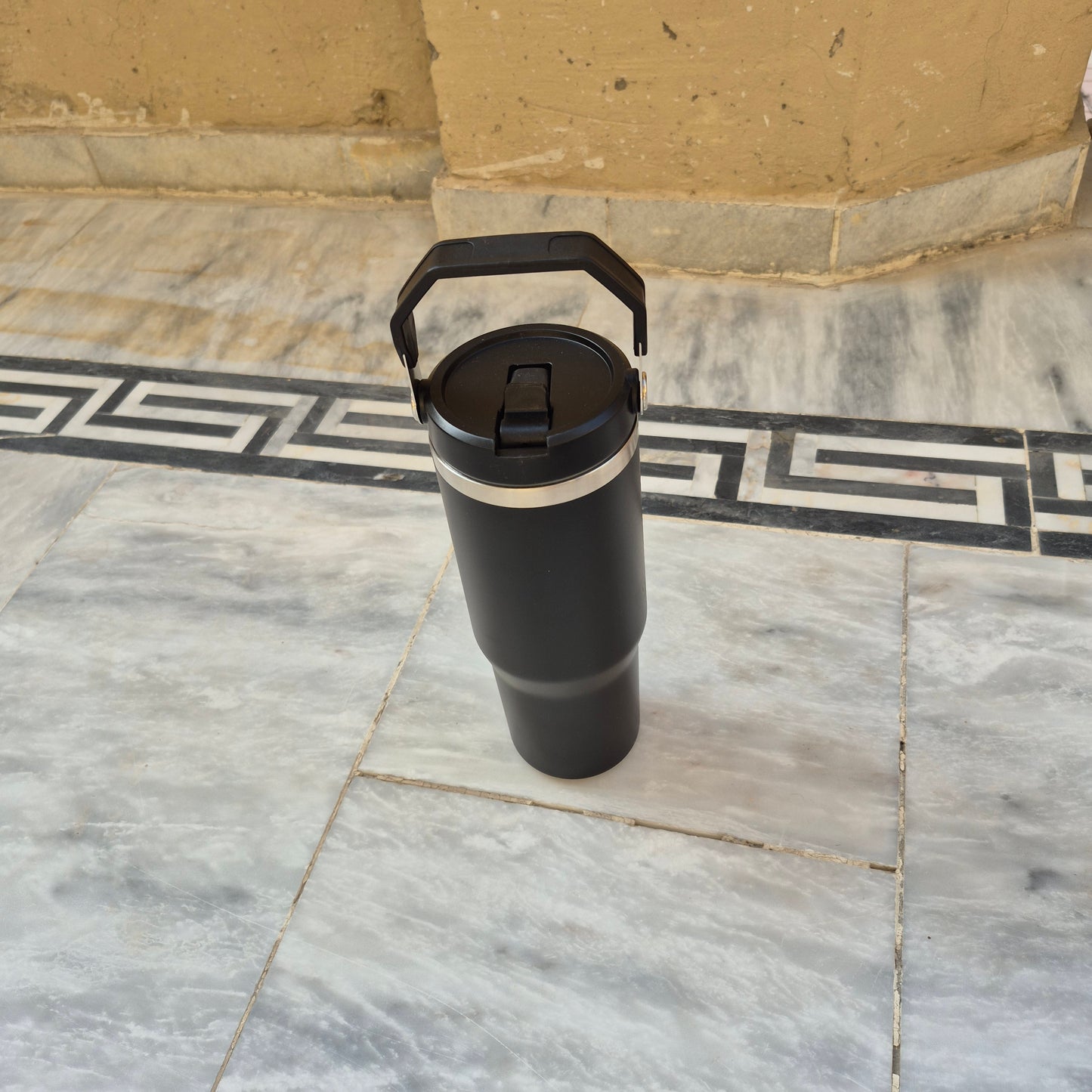 Stainless Steel Bottle with top handle with straw inside (890ml)